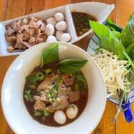 ก๋วยเตี๋ยวเรือเอียงชาม ซ.ปากกร็ดติวานนท์ 8 (ซ.จำปา)