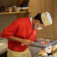 ชานัน เจแปนนีส คุยซีน สาริน