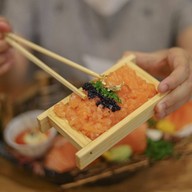 ชานัน เจแปนนีส คุยซีน สาริน