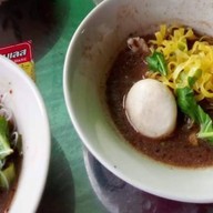 ก๋วยเตี๋ยวเรือเอียงชาม ซ.ปากกร็ดติวานนท์ 8 (ซ.จำปา)