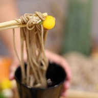 ชานัน เจแปนนีส คุยซีน สาริน