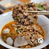 เมนูของร้าน ลุงเอสก๋วยเตี๋ยวหมูต้มยำ เพชรเกษม60 เพชรเกษม60