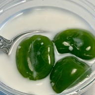 เมนูของร้าน หยกสด ขนมไทยใบเตย ศูนย์การค้าเมญ่า