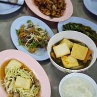 ยศข้าวต้ม สาขา 4 เทพารักษ์ อยู่หลังสถานีตำรวจสำโรงเหนือ