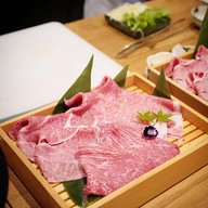 肉割烹十十十とみ