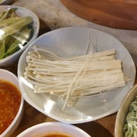 เมนูของร้าน เลิฟเวอร์ หมูกะทะ อร่อย 10 บาท