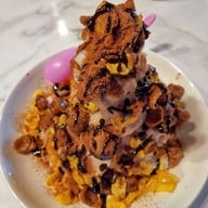 หวานลิ้นไอติมไข่แข็ง ปากซอยจรัญ 63