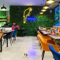 Macaw Cafe & Bar
