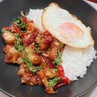 กะเพราเบ้อเร่อเบ้อร่า รามคำแหง 68