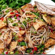 ข้าวปัุนซาวน้ำปลาร้า ลาบลุงกร อาหารตามสั่ง ยำ ส้มตำ