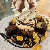 บ้านนม คาเฟ่ สันติธรรม