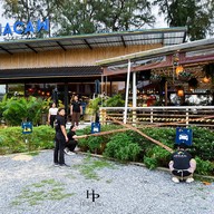 Macaw Cafe & Bar