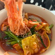 เย็นตาโฟยมราช ( ข้างโรงรับจำนำ )