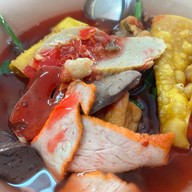 เย็นตาโฟยมราช ( ข้างโรงรับจำนำ )