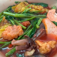 เย็นตาโฟยมราช ( ข้างโรงรับจำนำ )