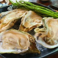 เมนูของร้าน บ้านไร่น้ำอิง ร้านอาหารทะเลพื้นเมือง เพชรบุรี