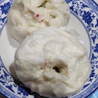 ซาลาเปาเจ๊บ้วง by @LIUJIACHA