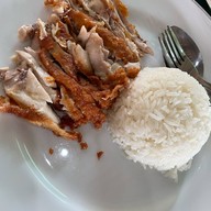 บ้านข้าวมันส้มตำ ตรงข้ามทะเลสาบ 2 (สัมมากร)