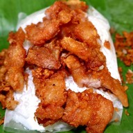 เดอะเบสท์ ข้าวเหนียวหมูห่อใบตอง ท่าน้ำนนท์