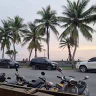 ติดมันส์ สาขา บางแสน บางแสน