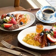 Alex&BethBangkok หลานหลวง