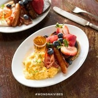 Alex&BethBangkok หลานหลวง