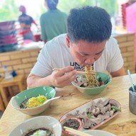 ก๋วยเตี๋ยวเรือ ป. ประทีป สาขาเมืองเอก เมืองเอก