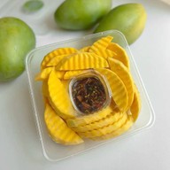 นายออย ผลไม้สด เซเว่นอนุบาลมหาสารคาม