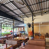 บรรยากาศ ร้านบ้านเล็ก 1