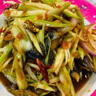 ยำมะม่วงโครตแซ่บ & ขนมเนยกรอบทานเพลินๆ &น้ำพริกหมูกระจกแซ่บมาก ห้างเดอะสกาย