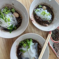 ก๋วยเตี๋ยวเรือ ป. ประทีป สาขาเมืองเอก เมืองเอก