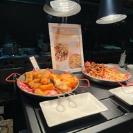 Dee Lite bar & restaurant