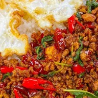 ผัดกระเพรา บ้านสวน by PK อ่างทอง