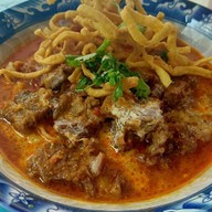 มุมตึกซูชิและก๋วยเตี๋ยวบ้านๆ