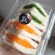 หนมหวานน้ำกะทิ เฉาก๊วยนมสดทรงเครื่อง