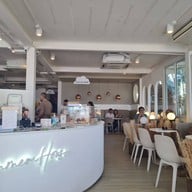 บรรยากาศ Summer House Cafe x Beach Club Pattaya
