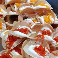 ขนมเบื้องร้านการ์ตูนในตลาดเทศบาล