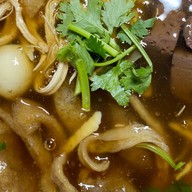 กระเพาะปลาเยวราชทำสด+กระเพราพริกแห้ง แพรกษา