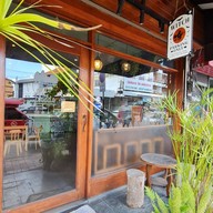 หน้าร้าน Into the Woods Cafe