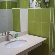 นิวธาราเพลส