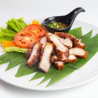 กินแซ่บ (กุ้งแซ่บ/หมี่คลุก) เฉลิมพระเกียรติ ร.9