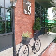 หน้าร้าน Room No.9