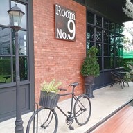 หน้าร้าน Room No.9