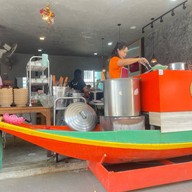 ป.ประทีป ก๋วยเตี๋ยวเรือ หลัง ญว หาดใหญ่