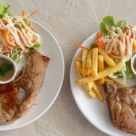 Ray’s Cafe & Restaurant