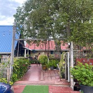 ครัวใบไม้ชายคลอง