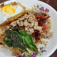 เมนูของร้าน ครัวนายโจ กระเพราพริกแห้ง ยำแซ่บ อาหารเซ็ท เมนูเฮลตี้
