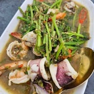 เมนูของร้าน ครัวเรือโป๊ะ