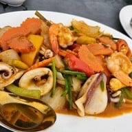 เมนูของร้าน ครัวเรือโป๊ะ