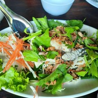 บ้านไร่น้ำอิง ร้านอาหารทะเลพื้นเมือง เพชรบุรี